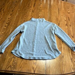 Old Navy women’s size small gray  crowl sweater ￼